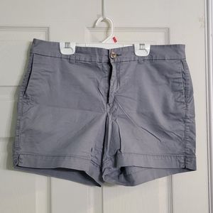 Old Navy Womens Size 10 Gray Mid Rise Chino 5 Inch Inseam Everyday Shorts